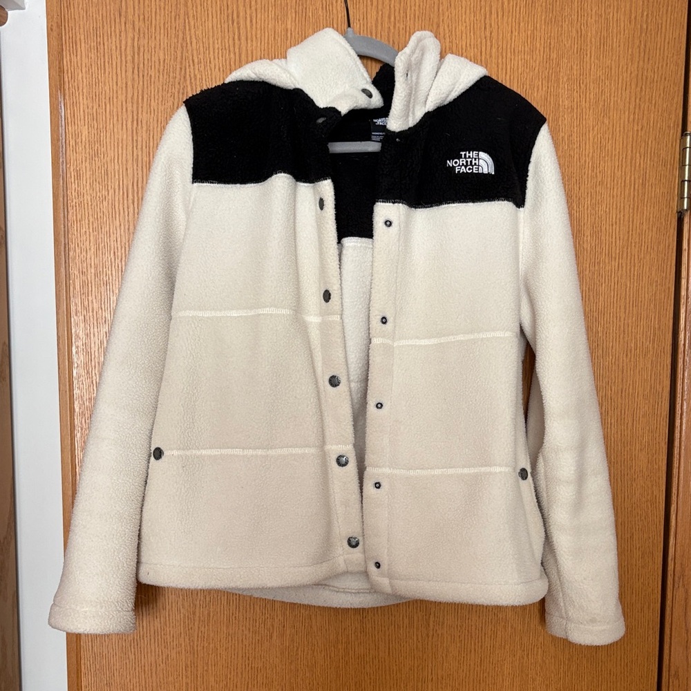 The North Face Women's Black and Cream Teddy Jacket